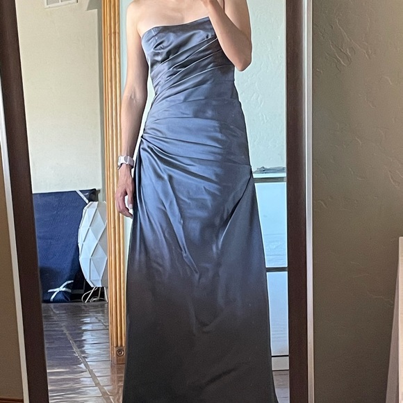 David’s Bridal strapless dress - Picture 3 of 4